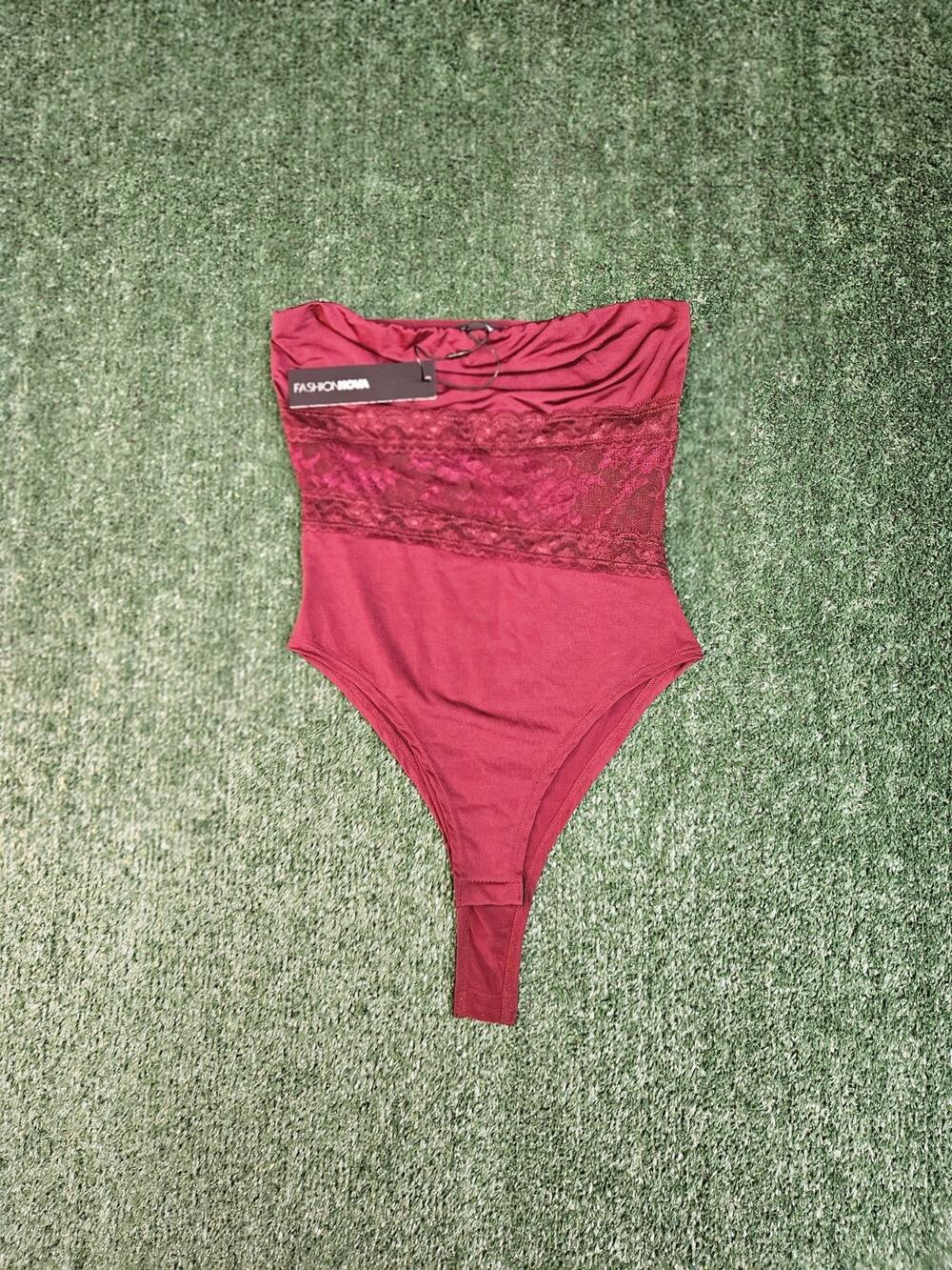 NWT FASHION NOVA Women's Red Lace Cutout Strapless Bodysuit SZ SMALL